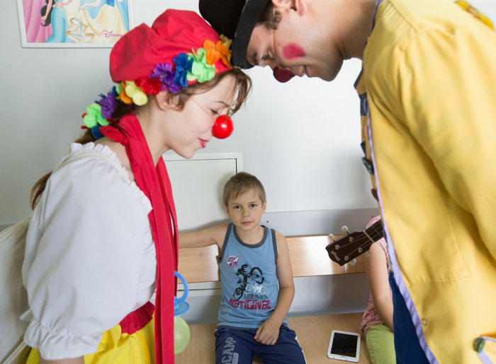 КЛОУН, КОТОРЫЙ ЖИВЕТ В БОЛЬНИЦЕ